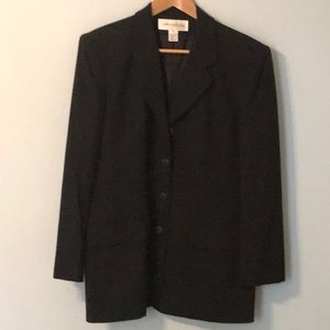 Women’s navy Jones New York size 10 retro jacket.